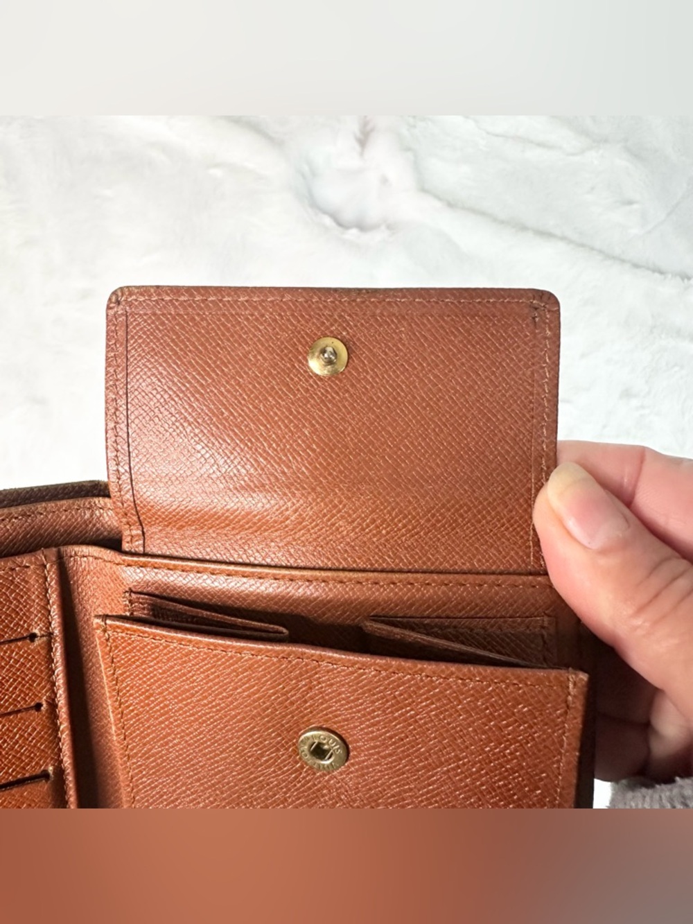 *LOUIS VUITTON* Marco Monogram Leather Men's Wallet - Picture 6 of 12